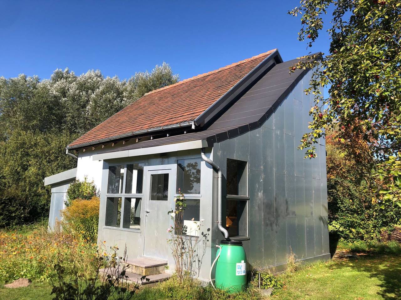 Auf einem Gutshof mit eigenem Garten in ländlicher Umgebung in Westpommern