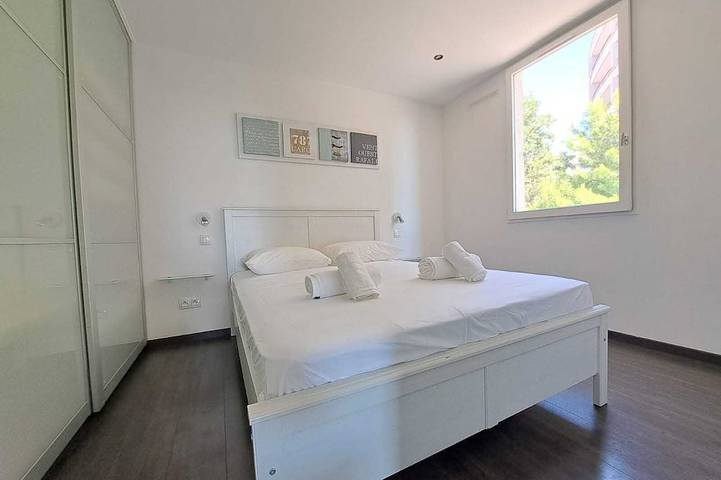 Apartamento entero, Close Sea - Terrace with Sea View, AC and Parking - Benakey in Cannes La Bocca, Cannes