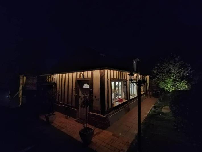 Location de vacances pour 6 personnes, avec terrasse et jardin, adapté aux familles à Hermival-les-Vaux - 3