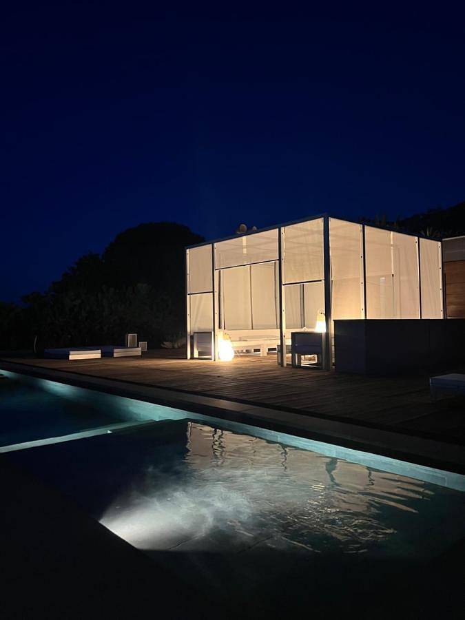 Location de vacances pour 4 personnes, avec jardin ainsi que jacuzzi et piscine à Ustica - 2