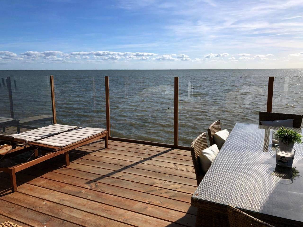 Three-Bedroom Chalet in Bovenkarspel, Markermeer