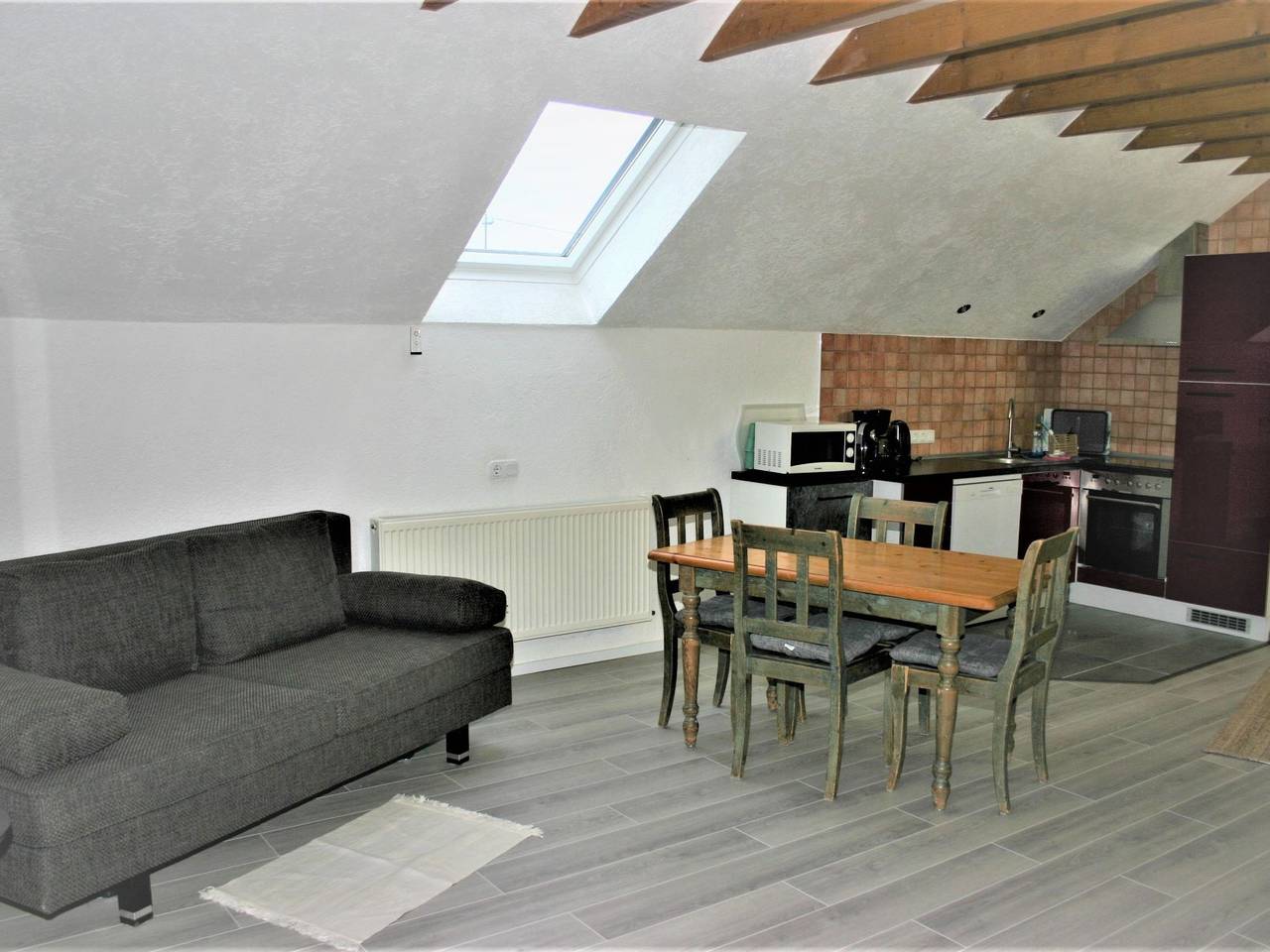 Ganze Wohnung, Helle Ferienwohnung in Mehren mit Eigenem Garten in Mehren, Vulkaneifel