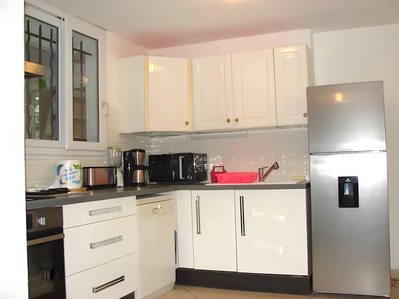 Ganze Wohnung, Appartement 'Courtille Plage' mit großer Terrasse und Meer in der Nähe in Fréjus Plage, Frejus