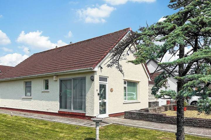 Log cabin for 4 people, with Garden in Cardiff