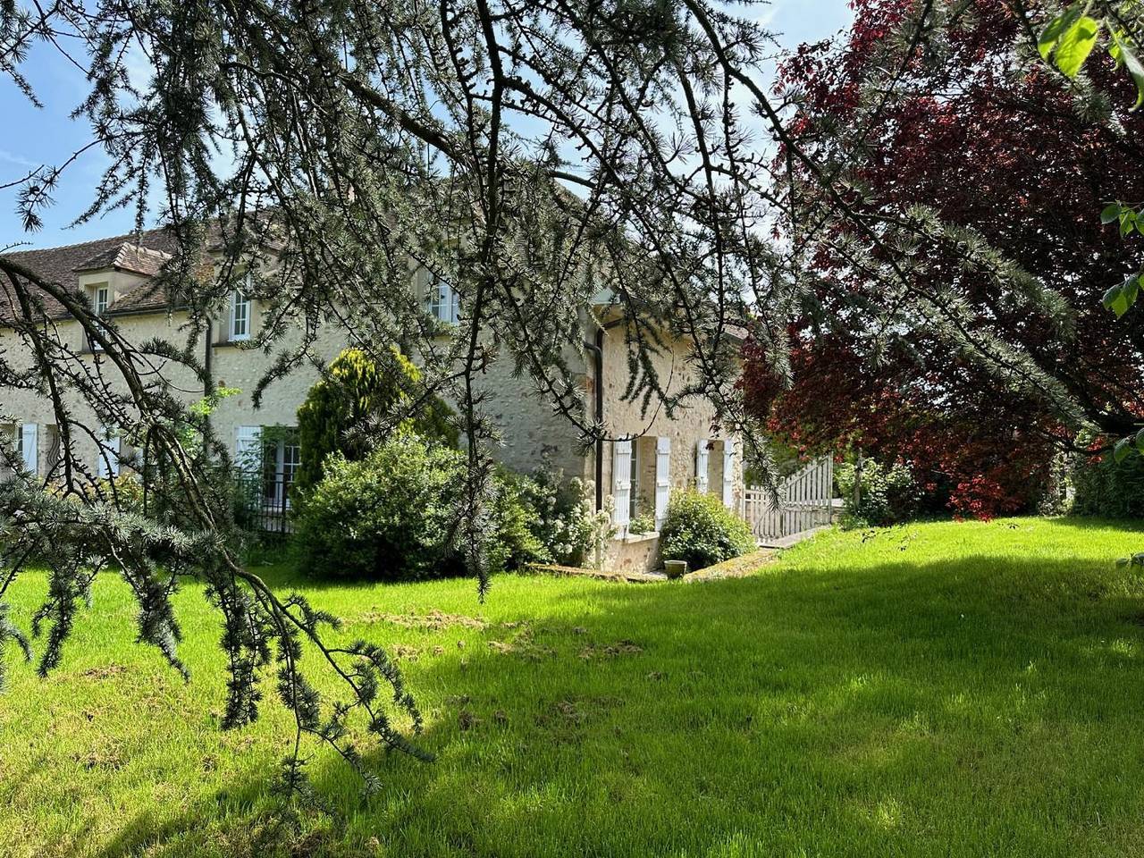 Gîte pour 12 Personnes dans Villiers-Saint-Georges, Seine-et-Marne