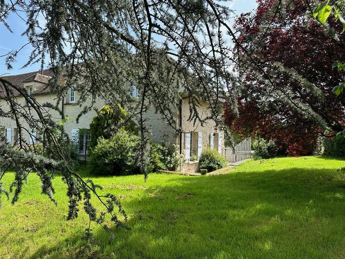 Gîte pour 12 personnes, avec jardin ainsi que terrasse et sauna à Villiers-Saint-Georges