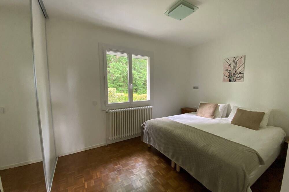 Maison dans les bois avec piscine et vue montagnes. in Encausse-les-Thermes, Haute-Garonne