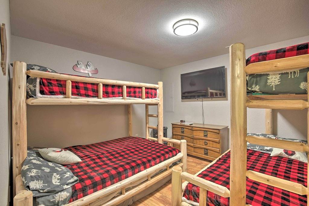 Picturesque Murphy Cabin w/ Fire Pit & Views! in Cherokee County
