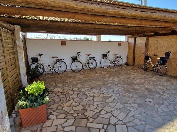 Location de vacances pour 6 personnes, avec jardin ainsi que piscine et vue à Conversano - 2