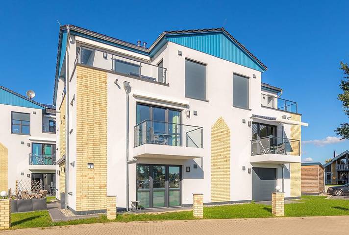 Ferienwohnung für 4 Personen, mit Seeblick und Balkon an der Müritz