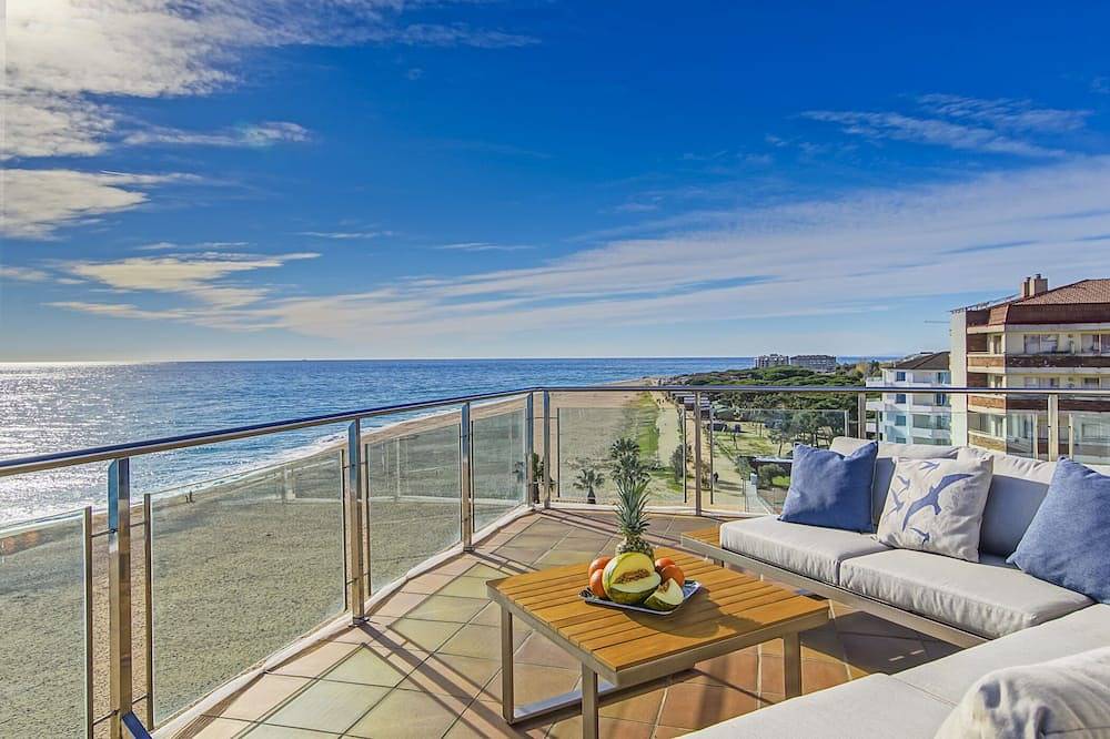 Ganze Wohnung, Yourhouseinspain--Best  Sea  And  Beach  View in Santa Susanna, A/C, Pool in Santa Susanna, Costa del Maresme