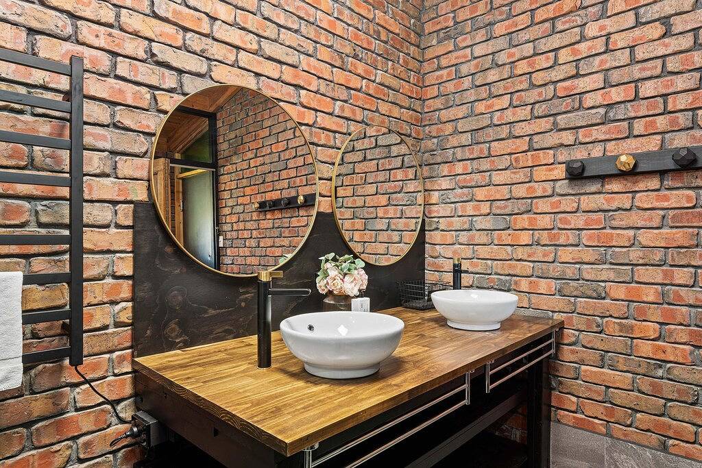 Black Pearl ~ Aldinga Beach - Flaunting Industrial-Chic Design with a Colourful Flair ~ in Aldinga Beach, City of Onkaparinga