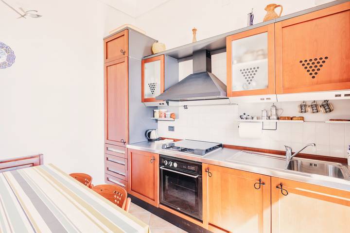 Gîte pour 5 personnes, avec balcon dans Ospedaletti - 3