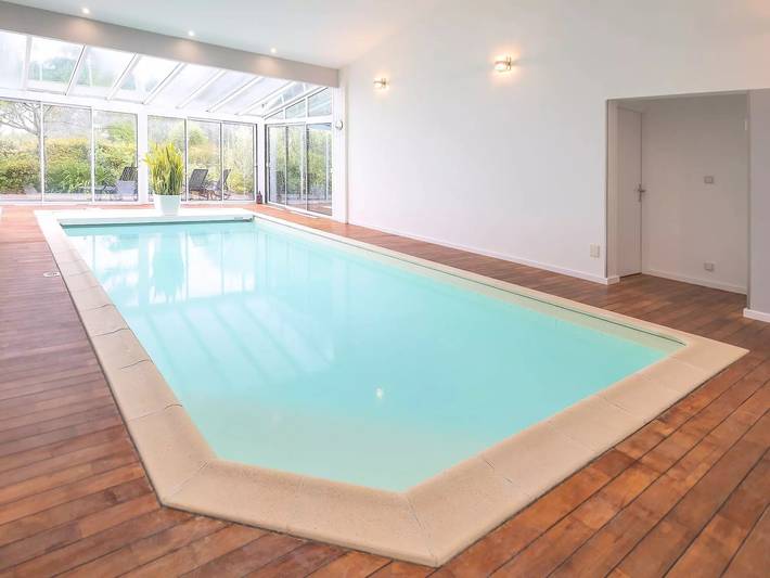 Location de vacances pour 6 personnes, avec sauna ainsi que piscine et jardin à Mervent