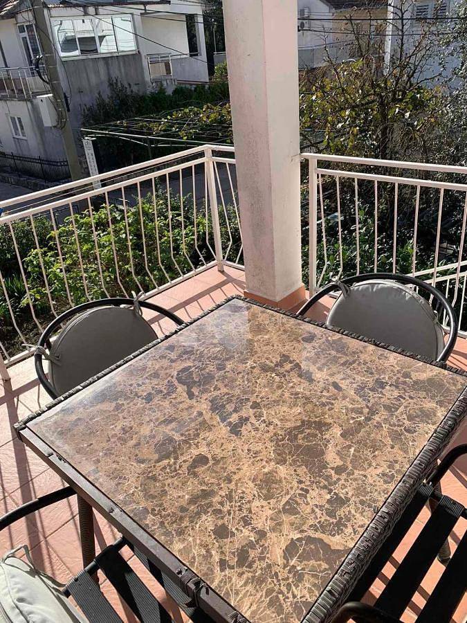 Maison d’hôte pour 5 personnes, avec jardin et vue dans Tivat - 4