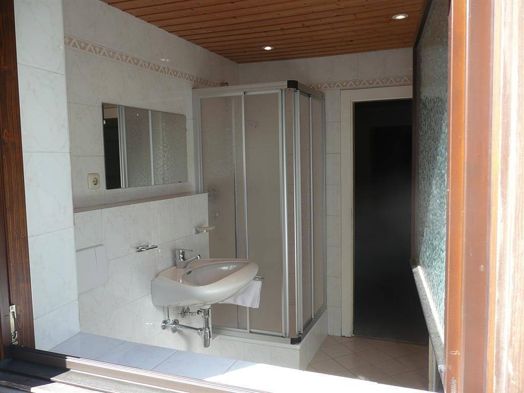 Ganze Ferienwohnung, Dreibettzimmer mit Gemeinschaftsbadezimmer in Weißkamm, Vent