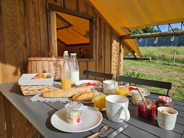 Location de vacances pour 4 personnes, avec jardin ainsi que terrasse et vue, animaux acceptés à Le Boupère
