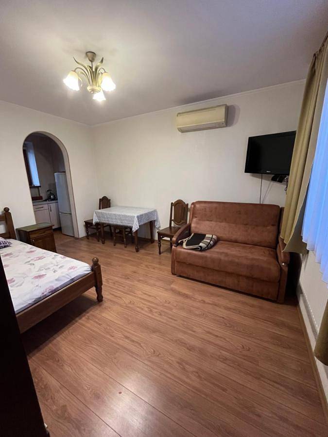 Maison d’hôte pour 3 personnes, avec terrasse ainsi que jardin et sauna à Odessa