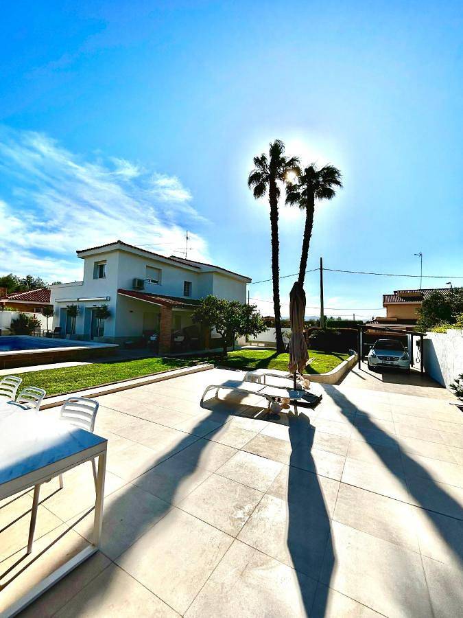 Casa de vacaciones para 8 personas, con jardín además de piscina y vistas en La Eliana