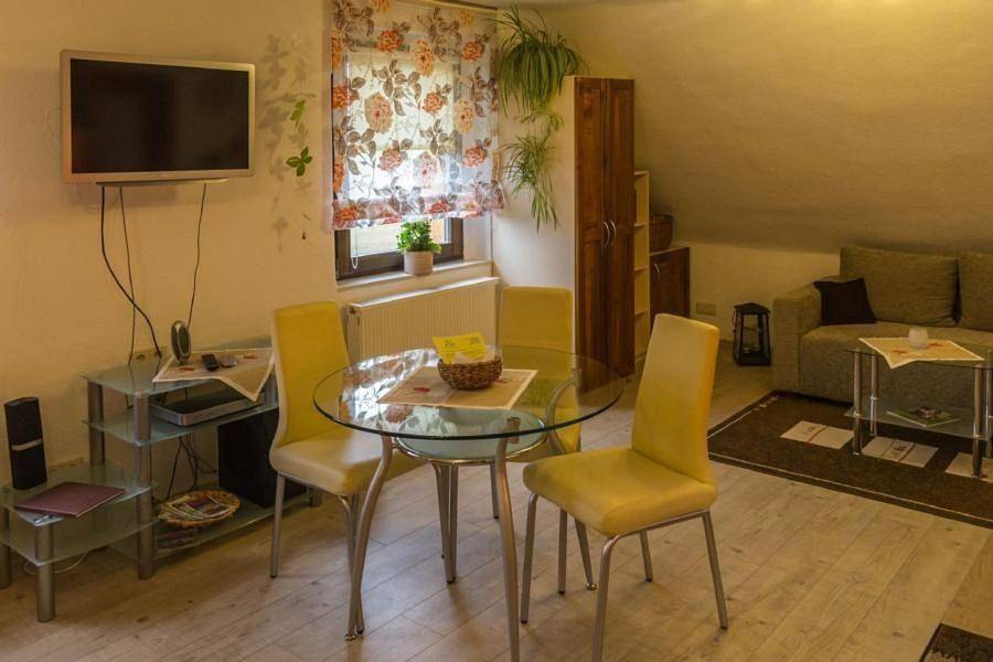Ganze Ferienwohnung, Wohnung in Niedergurig mit Grill, Sauna und Garten in Malschwitz, Lausitz