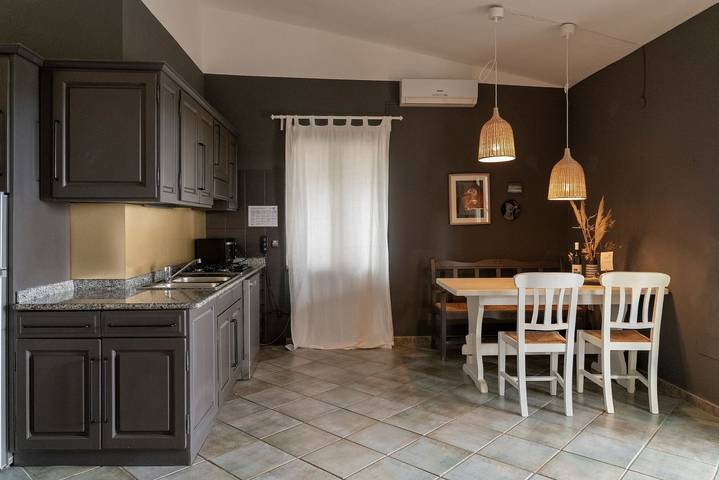 Location de vacances pour 4 personnes, avec terrasse et jardin à Cala Liberotto - 2