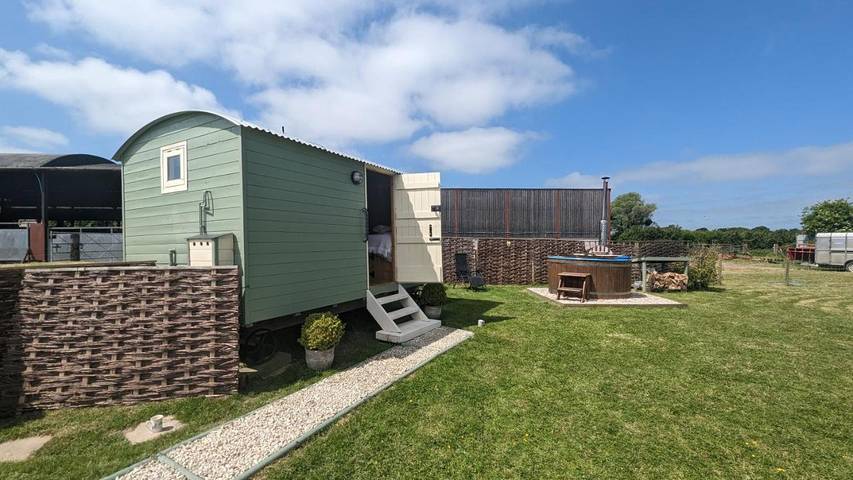 Camping for 2 people, with garden and view in Somerset