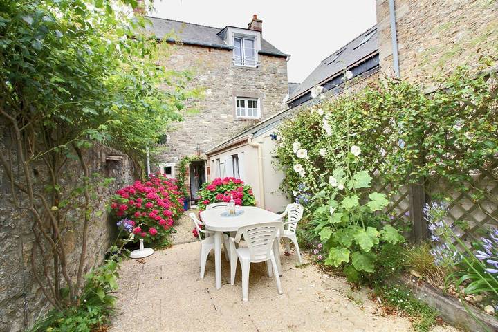 Gîte pour 4 personnes, avec Terrasse ainsi que Jardin et Vue à Saint-Jacut-de-la-Mer