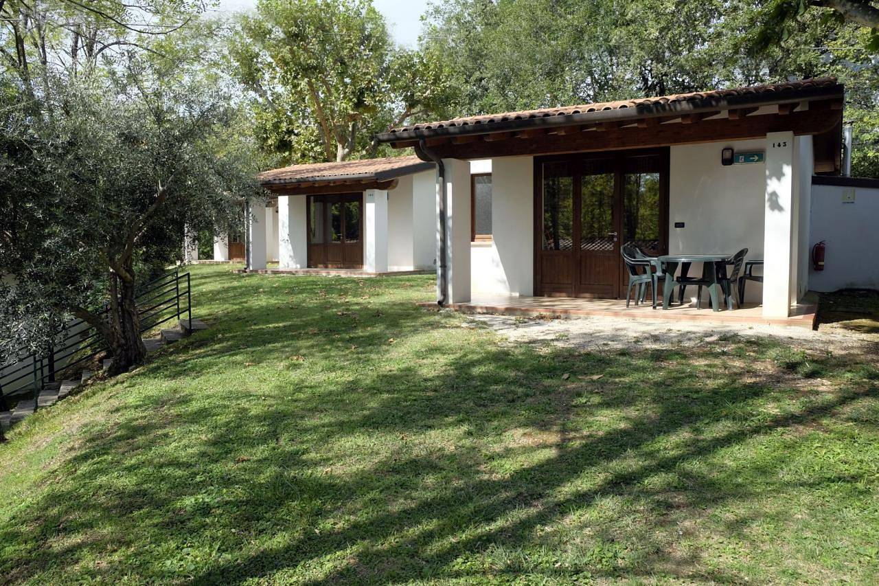 Residenz San Giorgio Dreizimmer-Ferienhaus Tipo 5-G für 6 Personen in Manerba del Garda, Gardasee-Berge