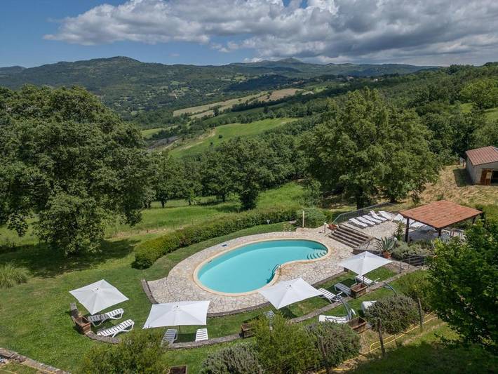 Ferienwohnung für 4 Personen, mit Ausblick und Garten sowie Pool in Roccalbegna