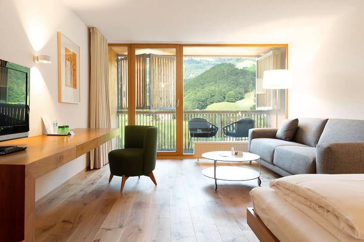Ferienhaus für 3 Personen, mit Balkon und Pool sowie Garten und Sauna