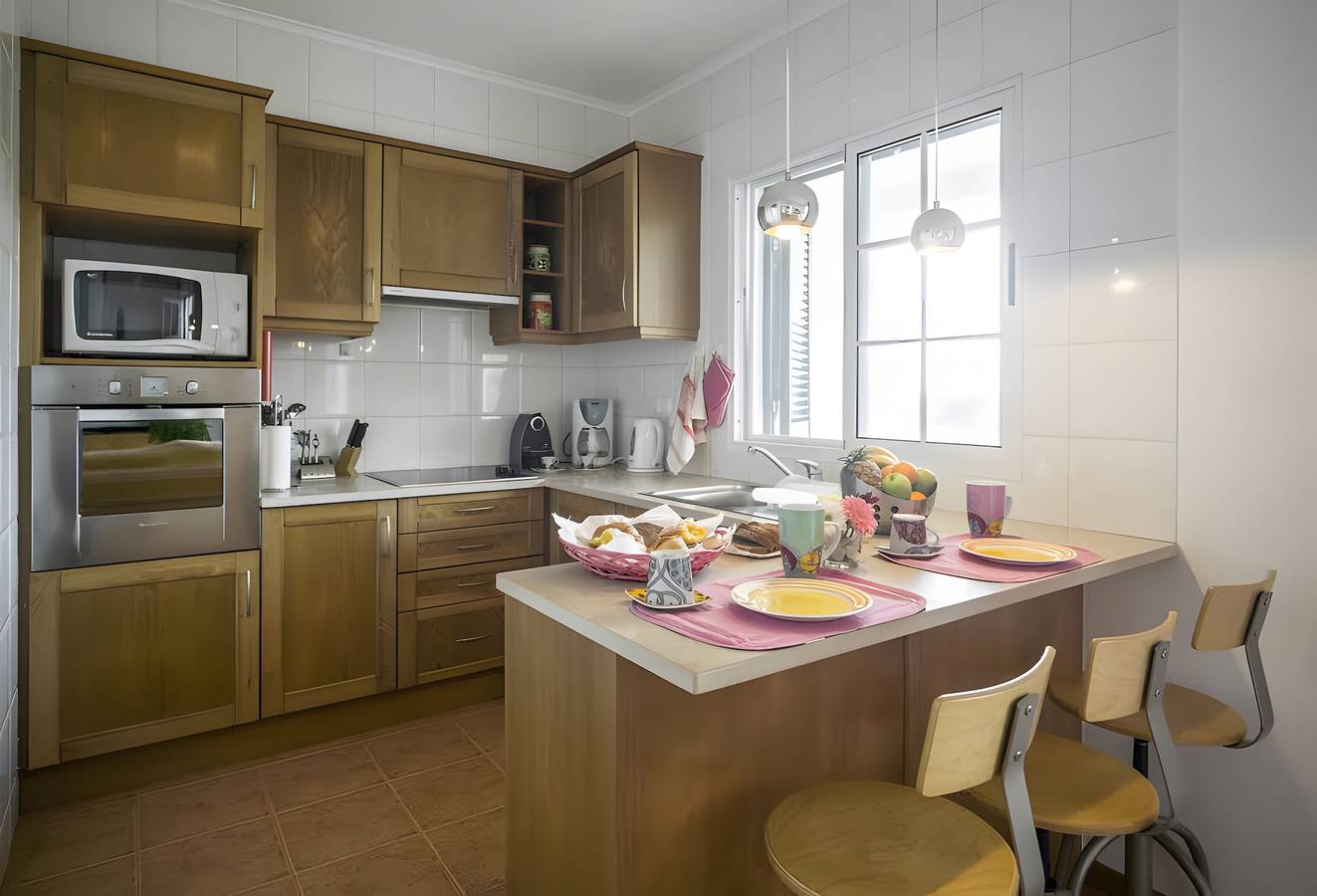 Entire apartment, Apartment 'Beach House - Mountain and Ocean' with Sea View, Balcony and Wi-Fi in São Miguel Island, Porto Formoso