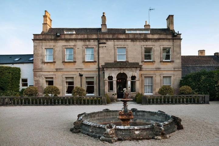 Holiday rental for 10 people, with hot tub and sauna as well as garden and terrace in Shepton Mallet