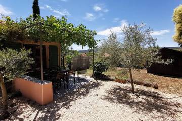 Gîte pour 4 personnes, avec jardin et terrasse à Octon