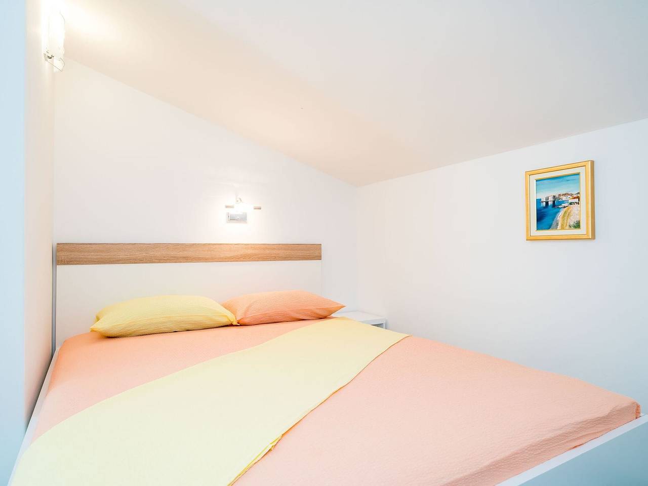 Hel leilighet, Leiligheter & Rooms Barišić - Dobbeltrom med uteplass og hageutsikt (Soba s taracom) in Općina Župa dubrovačka, Dubrovnik-Neretva