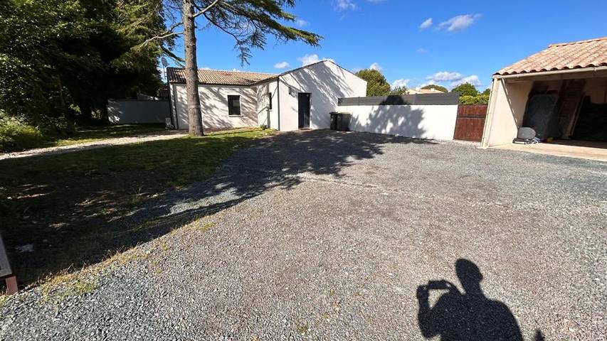 Location de vacances pour 6 personnes, avec Terrasse ainsi que Jardin et Piscine à Saint-Sauveur-d'Aunis - 4