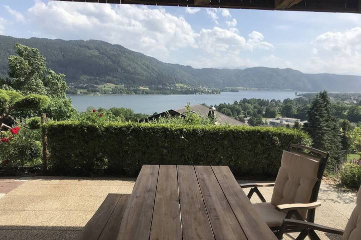 Ganze Wohnung, "The Lakeview" Familienapartment mit einzigartigem Seeblick. in Bezirk Feldkirchen