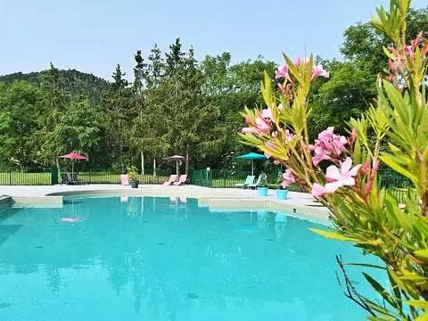 Mobilhome pour 6 Personnes in Ceyrat, Parc naturel régional des Volcans d'Auvergne