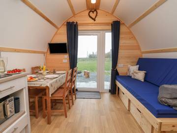 Hut for 4 People in East Riding of Yorkshire, Yorkshire, Photo 4