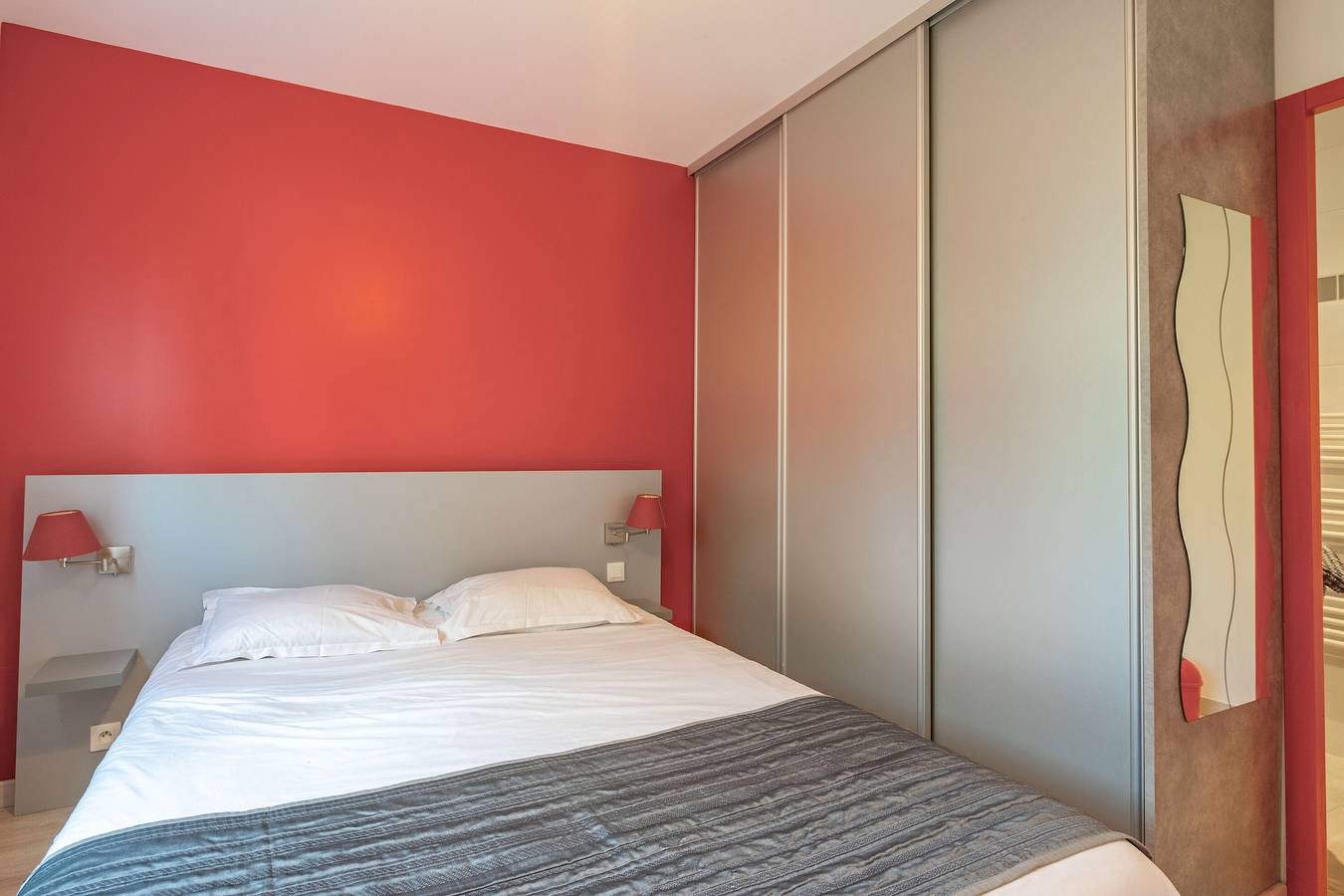 Appartement entier, Appartement 'Le Clos Du Champ De L'Amour - Talmont' avec piscine privée, Wi-Fi et climatisation in Saint-Simon-de-Bordes, Région de Jonzac