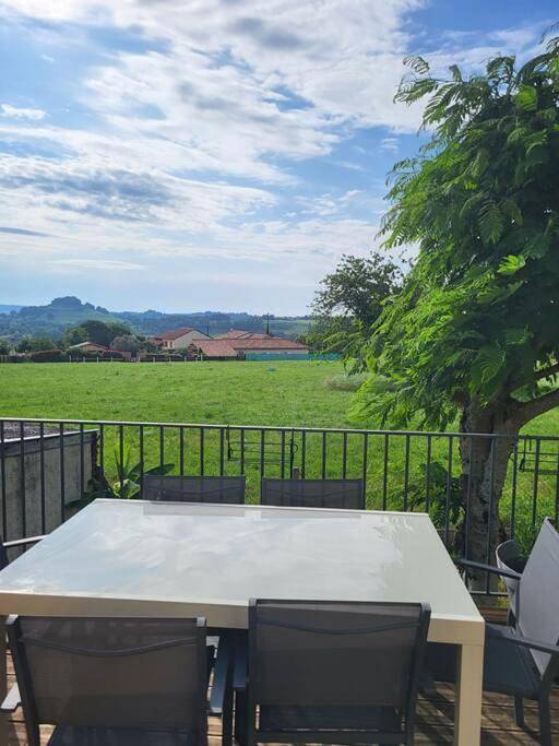Location de vacances pour 3 personnes, avec jardin et vue à Saint-Laurent-les-Tours - 2