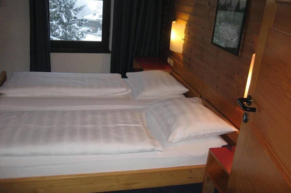 Amazing house/B&B with all amenities in a private area near the forest in Igls in Igls, Innsbruck