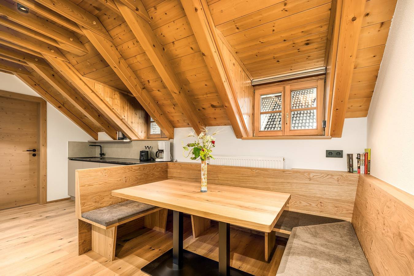 Ganze Wohnung, Ferienwohnung "Perfila Morgenrot" mit Bergblick, Gemeinschaftsgarten und Wlan in Olang, Dolomiti Superski