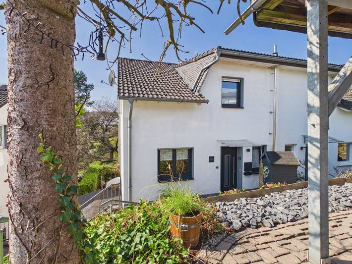 Ferienhaus für 6 Personen, mit Balkon und Terrasse sowie Garten und Sauna am Sorpesee