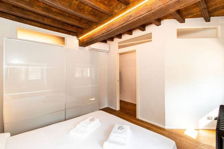 Appartamento intero, Guesthost - Stylish Quardilatero Romano Central Flat in Torino, Provincia di Torino