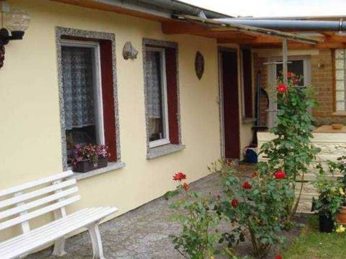 Ferienhaus für 4 Personen, mit Terrasse und Garten in Mönkebude