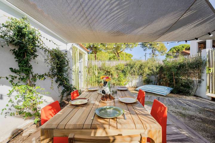 Location de vacances pour 6 personnes, avec terrasse et jardin, adapté aux familles dans Plage La Capte