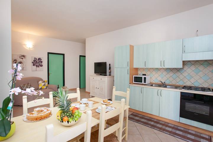 Ganze Wohnung, Apartment Casa delle Mimose in Strandnähe mit Klimaanlage, Wlan, Garten, Terrasse & Grill in Cala Liberotto, Orosei