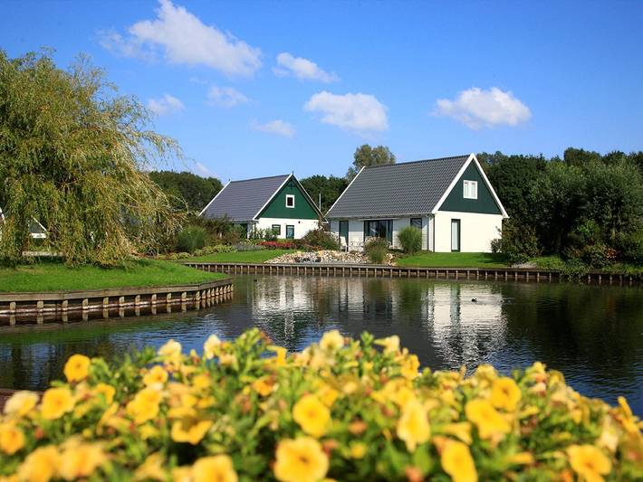 Villa voor 8 personen, with Terras and Tuin as well as Zwembad in Drenthe