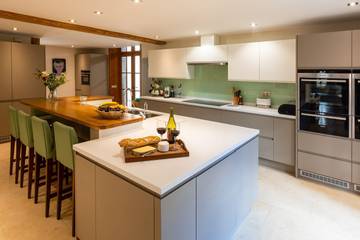 Maison De Vacances pour 15 Personnes dans Menthon-Saint-Bernard, Région d'Annecy, Photo 4