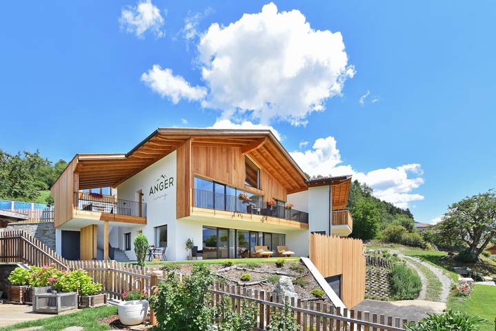 Holiday apartment for 9 people, with garden and hot tub - 1